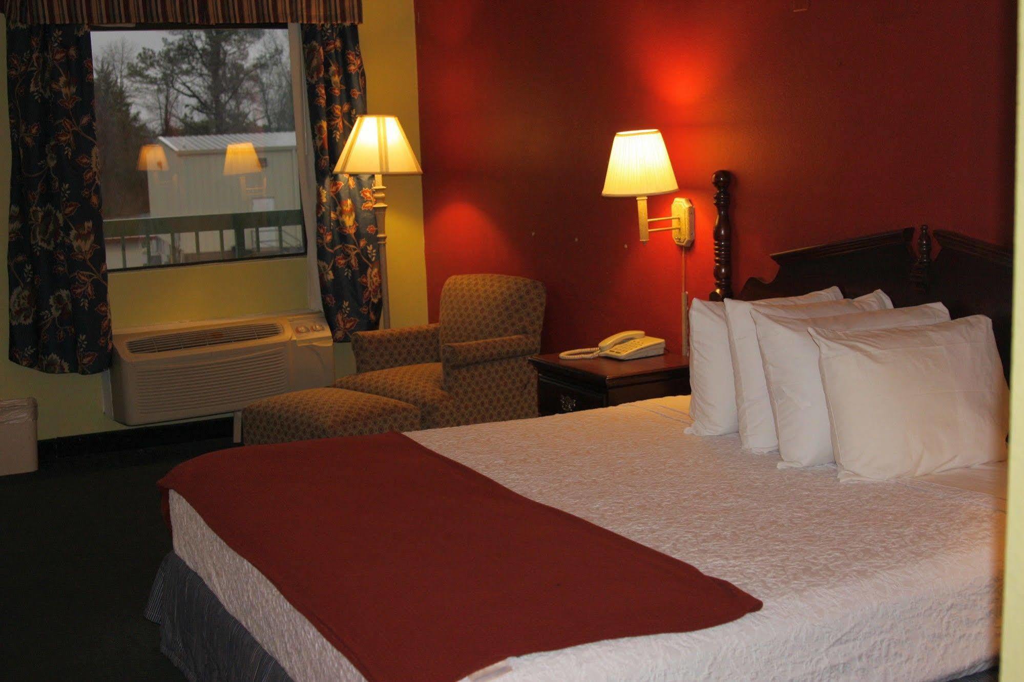 Best Inn Booneville Екстериор снимка